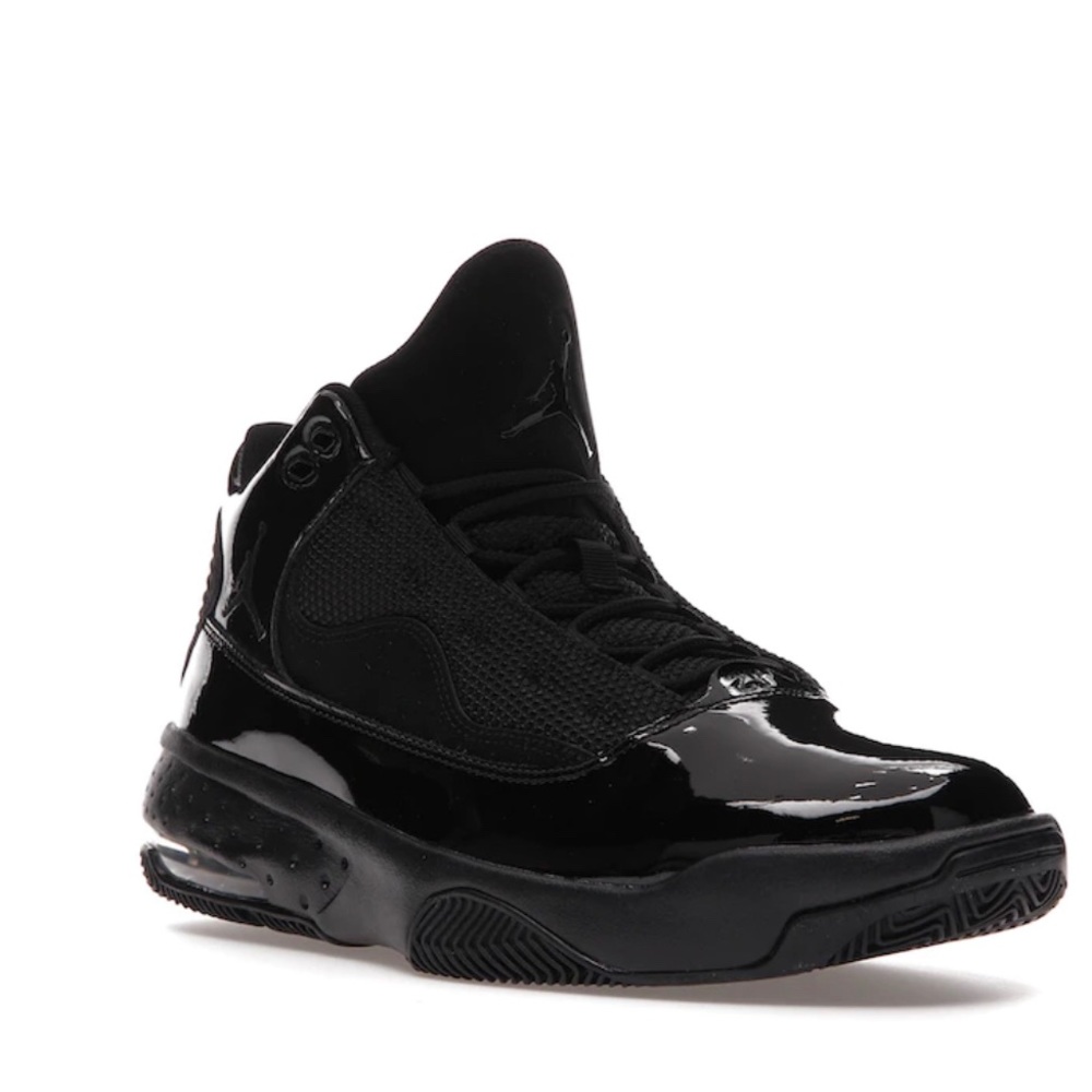 Jordan Max Aura 2
Triple Black
